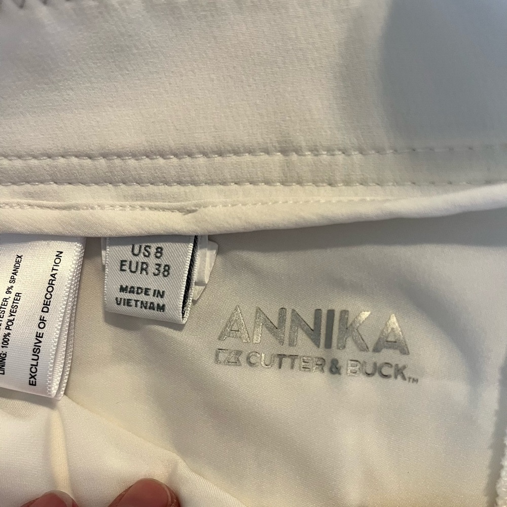 Annika Cutter & Buck white tennis golf Skirt size 8 EUC no visible flaws
Pockets - Picture 6 of 9